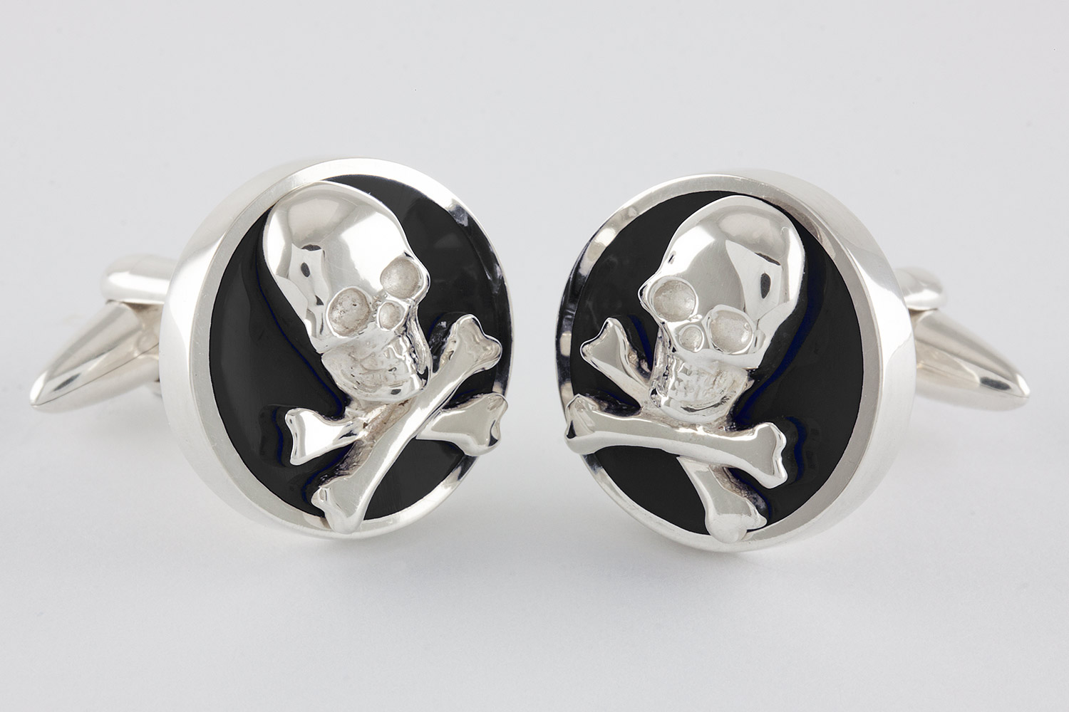 skull cufflinks